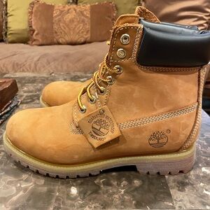 Timberland Boots New Size 9 wheat